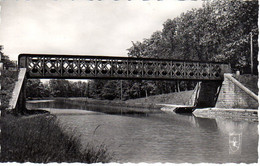 Canaux - Péniches : 45 : Briare : Pont Vaugereau Et Bords Du Nouveau Canal ( Cpsm P.F. ) - Houseboats