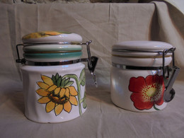 Vintage - 2 Pots/bocaux En Céramique Blanc Déco Floral - Autres & Non Classés