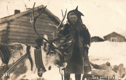 Carte-photo Postée En 1937 De Trondheim (Norvège) Renne Et Jeune Lapon Facteur (Una Postforer) - Norwegen