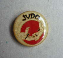 PIN'S JUDO C.S.M. Club Sportif Municipal De Puteaux JUDO Epoxy - Judo