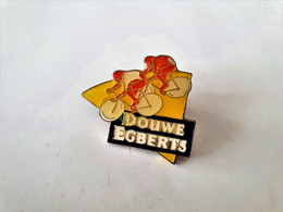 PINS SPORTS CYCLISME DOUWE EGBERTS / 33NAT - Cyclisme