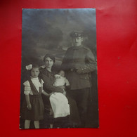 CARTE PHOTO STRASSBURG STRASBOURG SOLDATS AVEC SA FAMILLE - Strasbourg