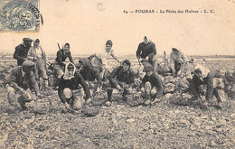 Fouras         17          La Pêche Aux Huitres             (voir Scan) - Fouras-les-Bains