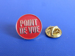 Pin's Point De Vue - Rond Rouge - Revue Magazine Média (RC4) - Médias