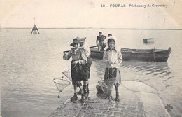 Fouras         17         Pêcheuses De Crevettes   - 2 -     (voir Scan) - Fouras-les-Bains