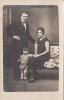 Carte-Photo - Portrait Famille - Photographe Case - Commentry 03 - Fotografie