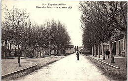 69 - FEYZIN -- Place Des Razes - Feyzin