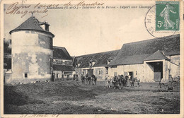 94-MANDRES- INTERIEUR DE LA FERME , DEPART AUX CHAMPS - Mandres Les Roses