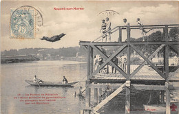 94-NOGENT-SUR-MARNE-LE PONTON DE NATATION DE L'ECOLE MILITAIRE DE GYMNASTIQUE UN PLONGEON TOUT HABILLE PAR UN MONITEUR - Nogent Sur Marne