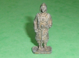 Kinder / Figurines / Figurine En Métal : Soldat Hun 1 / Chiffre 4   TB18 - Metal Figurines