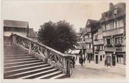 Lisieux Rue Aux Chars Vieilles Maisons à Colombages, Animation, Vélo, Voiture Piétons... - Lisieux