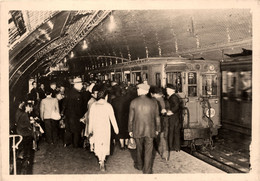 Paris * Le Métropolitain * Station De Métro Porte D'ivry * Métro N°368 - Métro Parisien, Gares