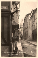 Paris * 18ème * La Vieille Rue De Montmartre Et Vue Sur Le Sacré Coeur * Rue Des Saules - Arrondissement: 18