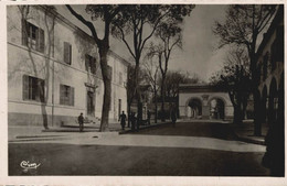 Delcampe - ALGERIE SETIF  ENTREE DES CASERNES - Setif