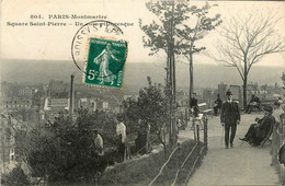 Paris * Square St Pierre * Montmartre * Promeneurs - Distrito: 18