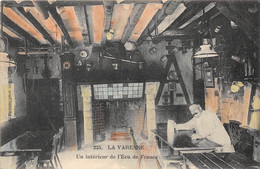 94-LA-VARENNES-SAINT-HILAIRE-UN INTERIEUR DE L'ECU DE FRANCE - Otros & Sin Clasificación