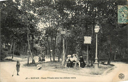 Royan * Dans L'oasis * Sous Les Chênes Verts * Promeneurs - Royan