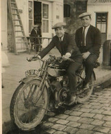 Marseille * Carte Photo * Moto Ancienne De Marque ? Devant Le Bar LUCIEN * Vélomoteur Motocyclette Véhicule - Ohne Zuordnung