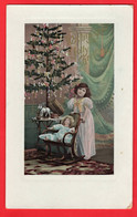 EDWARDIAN GIRL DOLL DOLLS  IN ROCKING CHAIR IN FRONT OF CHRISTMAS TREE + TOY HORSE - Spielzeug & Spiele