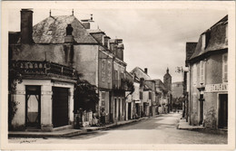 CPA VAYRAC - Rue D'Uxellodunum (122946) - Vayrac