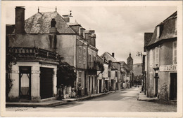 CPA VAYRAC - Rue D'Uxellodunum (123084) - Vayrac