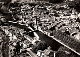 5102 Carte Postale   SAINT GIRONS  Vue Aérienne Le Vieux Château Et Le Champ De Mars       09 Ariège - Saint Girons