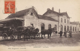 Attelage Taxi Et Fiacre à La Gare De Joinville Haute Marne . Beau Plan - Taxis & Fiacres