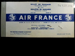 CARTE D'EMBARQUEMENT : 1961 _ AIR FRANCE _ PARIS - NIMES _ Départ ORLY - Bordkarten