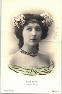 MADO MINTY  - Artiste - Moulin Rouge  -  Photographe Walery (état : Pliée) - Cabaret