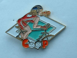 PIN'S CYCLISME VELO - COOP - SUISSE - Cyclisme