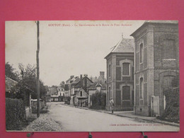 27 - Routot - La Gendarmerie Et La Route De Pont Audemer - CPA En Très Bon état - R/verso - Routot