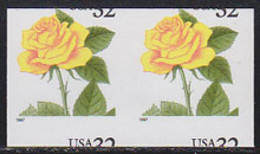 U.S.A. (1996) Yellow Rose. Imperforate Pair Horizontally Miscut In And Missing Die Cuts. Scott No 3054, Yvert No 2568. - Variedades, Errores & Curiosidades