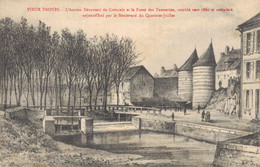 G0712 - VIEUX TROYES - D10 - L'Ancien Déversoir De Croncels Et Le Fossé Des Tanneries Comblé Vers 1880 Et Remplacé - Troyes