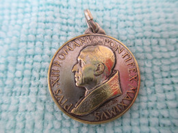 Médaille Religieuse Ancienne/Pius XII Romanus Pontifex Maximus/année Du Jubilée/1950  CAN665 - Religion & Esotericism