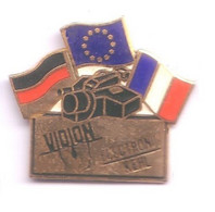 VF356 Pin's Ville KEHL Allemagne Deutschland Vidion Camera Photographie Drapeau France Qualité Egf Achat Immédiat - Fotografie