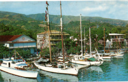 TAHITI   PORT DE PAPEETE - Polynésie Française