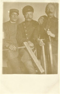 CARTE PHOTO ALLEMANDE - DES PRISONNIERS DU CAMP DE STENAY MEUSE - GUERRE 1914 1918 - War 1914-18