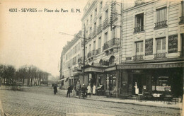 HAUTS DE SEINE   SEVRES  Place Du Parc - Sevres