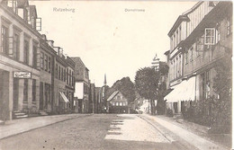 RATZEBURG Lauenburg Domstrasse Belebt Restaurant B Kool 29.4.1910 Gelaufen - Ratzeburg