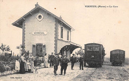 Verneuil         51       Intérieur De La Gare   -  Train -       (voir Scan) - Other & Unclassified