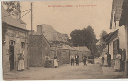 Feuquieres-en-Vimeu  80   La Posre Et Les Ecoles-et Rue Tres Animéeet Voiture Ancienne - Feuquieres En Vimeu