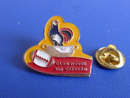 Pin's Rugby - Club House XIII 13 Catalan - Coq Tricolore Sportif (PK53) - Rugby