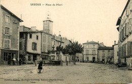 Lezoux * La Place Du Pilori - Lezoux