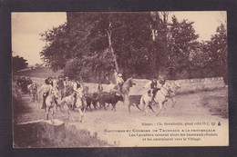 CPA Provence Taureaux Gardian Camargue éditeur Bernheim Nîmes Non Circulé - Provence-Alpes-Côte D'Azur