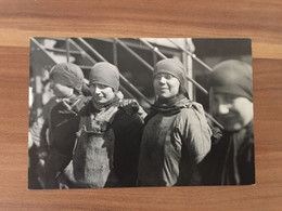 Carte Postale Clapeuses En Bandes Houilleres De Montrambert Chambon Feugerolles - Le Chambon Feugerolles