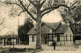 Villennes Sur Seine * Rue Et La Gare * Ligne Chemin De Fer Des Yvelines - Villennes-sur-Seine