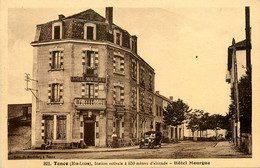 Tence * Rue De La Commune Et Hôtel MOURGUE * Automobile Voiture Ancienne - Sonstige & Ohne Zuordnung