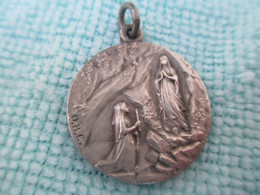 Médaille Pieuse Ancienne/LOURDES/ Souvenir Du Cinquantenaire Des Apparitions/1858-1908/Nickel/1908  CAN 676 - Religion & Esotericism