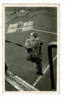 Lot De 3 Cartons Photo, Format Carte Postale - Parachutiste - Sauts à Calvi (20) Vue Terrain - 1 Circ1957, Sous Env - Fallschirmspringen