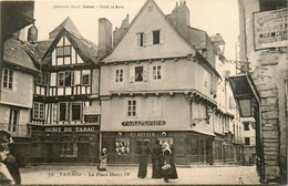 Vannes * La Place Henri IV * Débit De Tabac * Commerce Magasin Parapluies DEVIER - Vannes